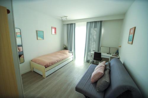 Borsbeek House | Privé kamer met chill room en gedeelde badkamer - rand Antwerpen - afrit E313 Wommelgem - vlakbij tramhalte lijn 9 en 24