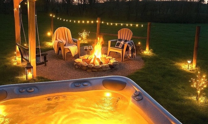 Madison House | Private 1 BR Home with Hot Tub,Firepit & 5 min to dwtn