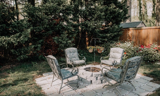 North Springfield House | Private, 4B/3BR Family Oasis that Feels like Home