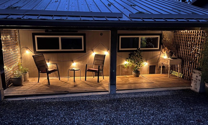 North Oyster Apartment | Private and peaceful studio in Cedar/Yellowpoint area.