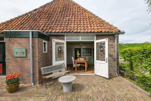 Andijk House | Private Characteristic farmhouse near the lake