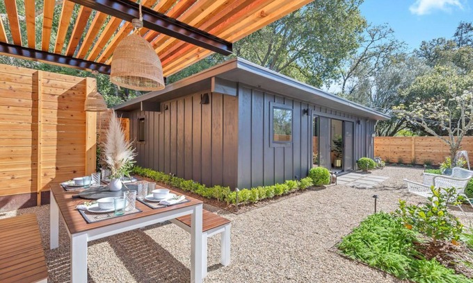 Glen Ellen Cottage | Private cottage on 10 acres in Glen Ellen