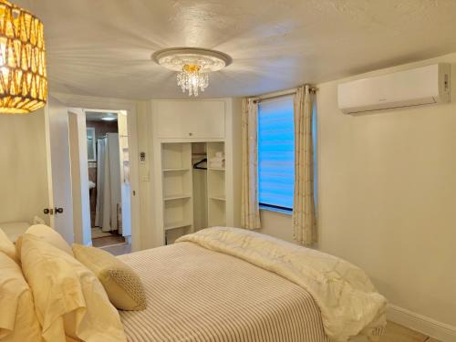 Hollywood House | PRIVATE Cozy Guest Suite Near Hard Rock Guitar