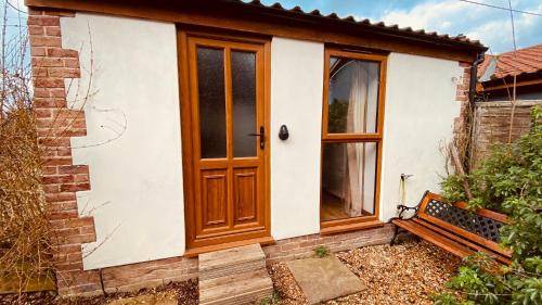 Isleham Apartment | Private Detached Annex in Isleham Village