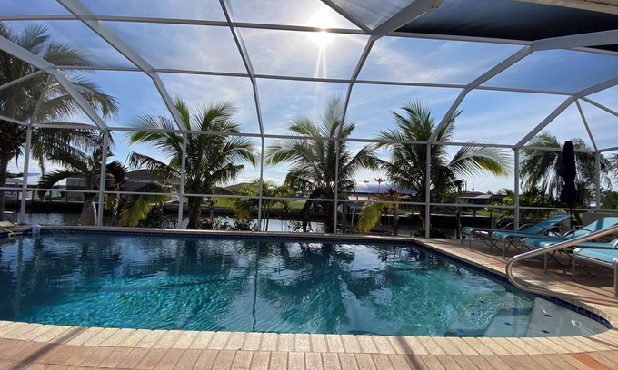 Edgewater House | Private Dock & Heated Pool. No Bridges! 10% Off Weekly & Monthly. Pet Friendly.