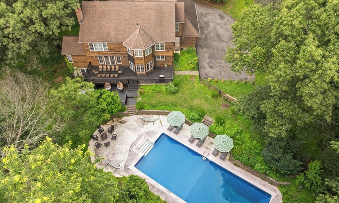 Chester Villa | Private Estate 9BR w/Pool, Hot Tub & Scenic Views!
