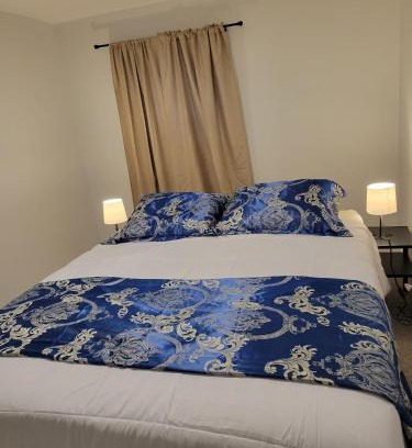 Southwest Edmonton Apartment | Private Family Hideaway or Business Travel in Edmonton - 2 Bedroom Apartment