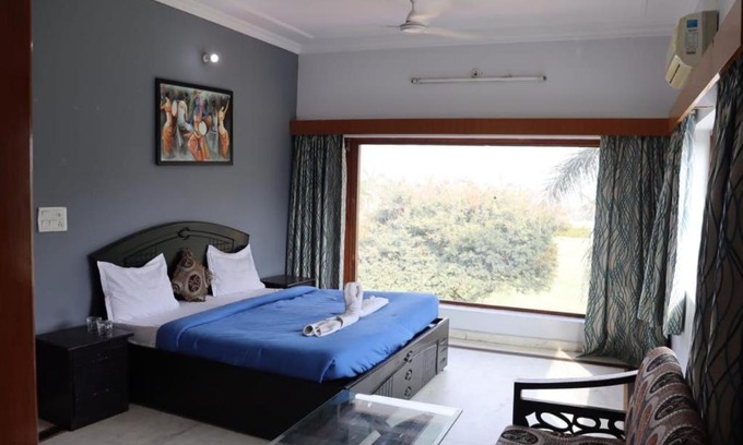 Gurugram Villa | Private Farmhouse for party