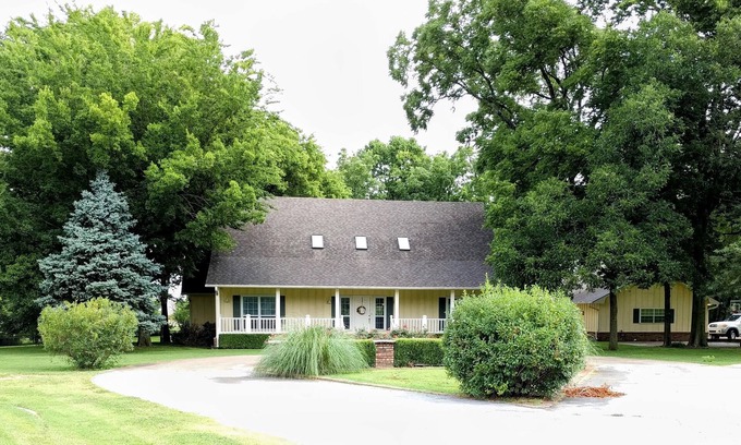 Prairie Grove Other | Private Guest House 20 Minutes from U of A
