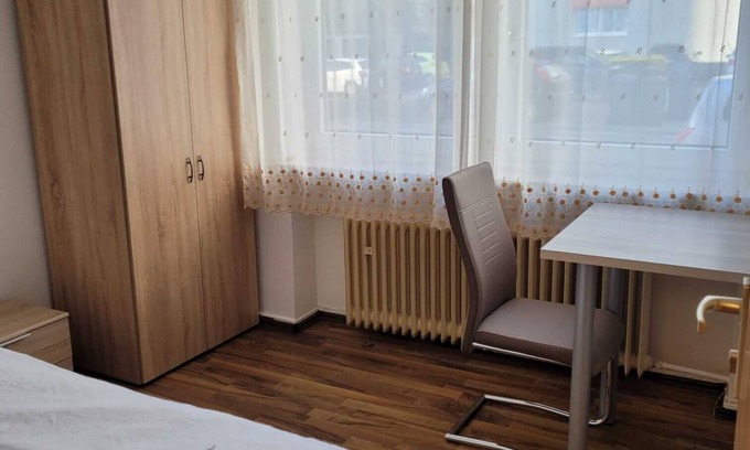 Rhein-Erft-Kreis District Apartment | Private guest room for travelers & business people with good rail connections