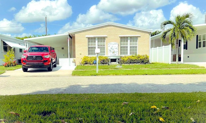 Boynton Beach House | Private Home and Garden n Spa