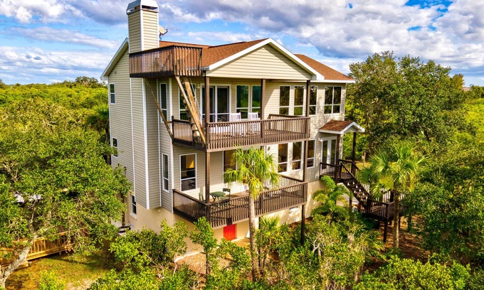 Terra Ceia Villa | Private Island: Canal Front Luxury/Amazing Views/5 Kayaks/3 Bikes. 3 Bed/3 Bath