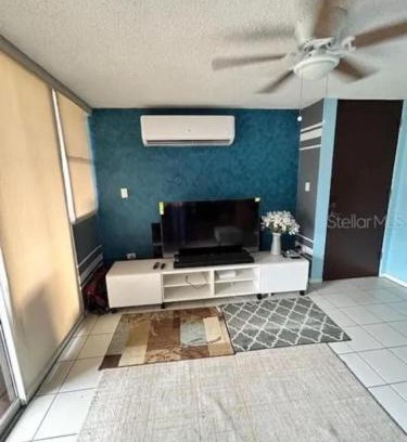 Rio Piedras Apartment | Private King Room with bath in Shared Apartment