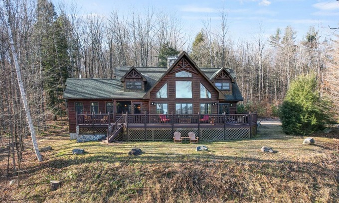 Johnsburg Cabin | Private Lincoln Log Luxury Lodge in the Adirondacks