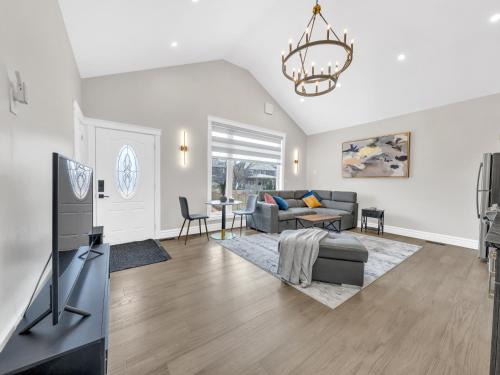 LaSalle Apartment | Private Luxury 1BR Apartment in Prime Location