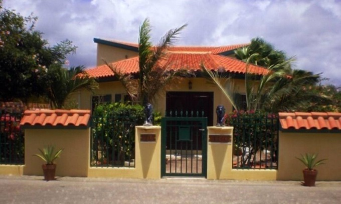 Tanki Leendert Villa | Private Luxury Villa. Sunnyside Villa