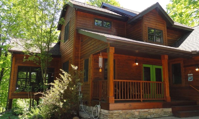 Winter House | Private Modern Home in Rustic Surroundings