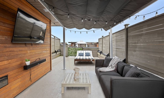 Yorkson House | Private oasis rooftop