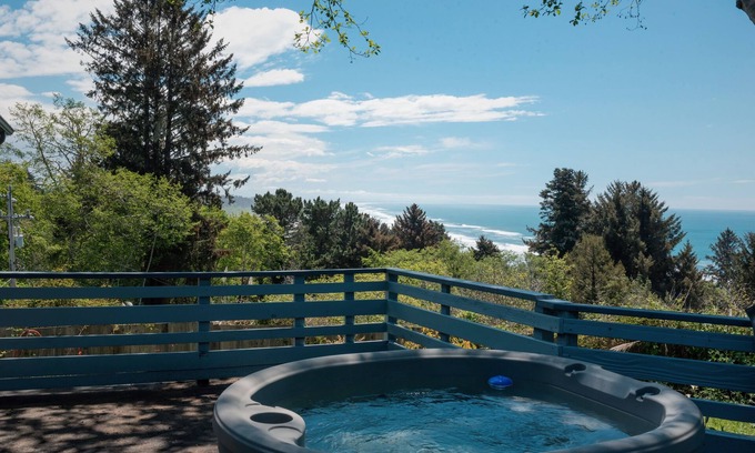 Westhaven-Moonstone House | Private oasis, convenient location in Trinidad w/hot tub, sauna & ocean views!