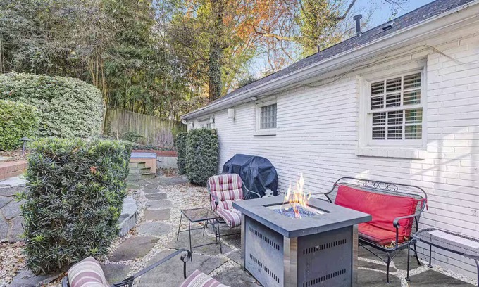 Wilmore House | Private Oasis. Uptown. Pool. Hot Tub. Fire pit. Fenced in Yard