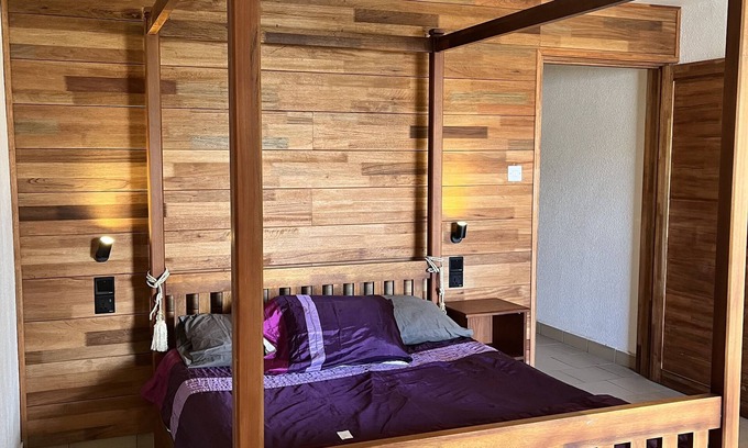 Wolmar Apartment | Private one bed apartment1 min walk to beach WIFI, Nespresso & Air Fryer