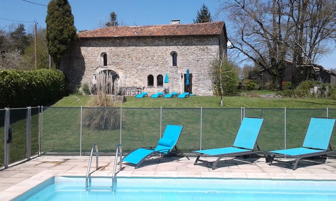 Edon Cottage | Private pool and secluded garden. Sleeps 6 adults maximum + 4 children.