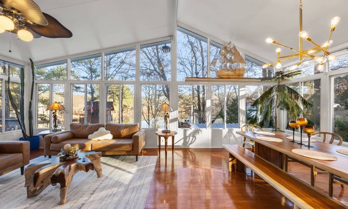 Lilburn House | Private Pool, Game Room, Pool Table & 20 Minutes to Atl Attractions & $150 in activities included!