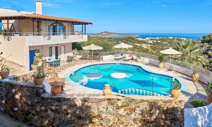 Stalos Villa | Private Pool ★ Modern renovated villa ★ Seaview & BBQ