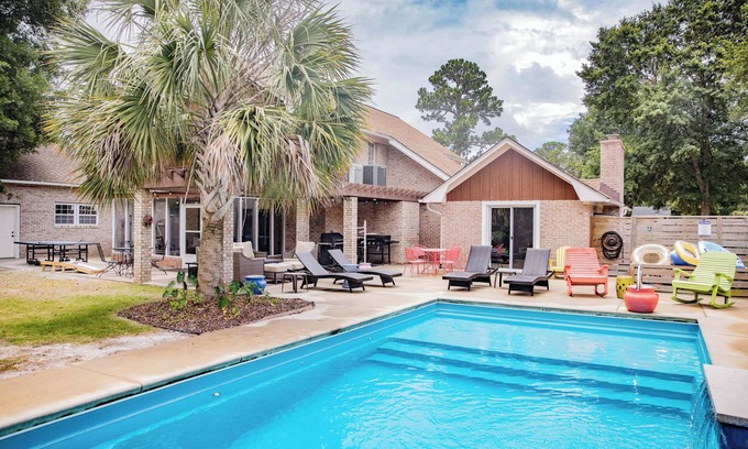 Kings Grant House | Private Pool Oasis near Beaches
