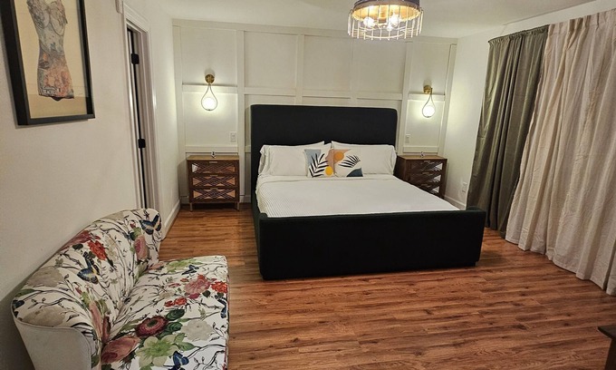 Northeast Raleigh House | Private Raleigh Bungalow Retreat near Downtown Raleigh