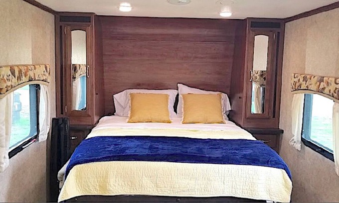 Bryan House | Private RV on 12-acres