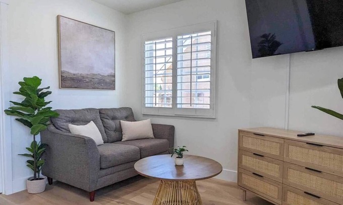 Simi Valley Apartment | Private studio centrally located