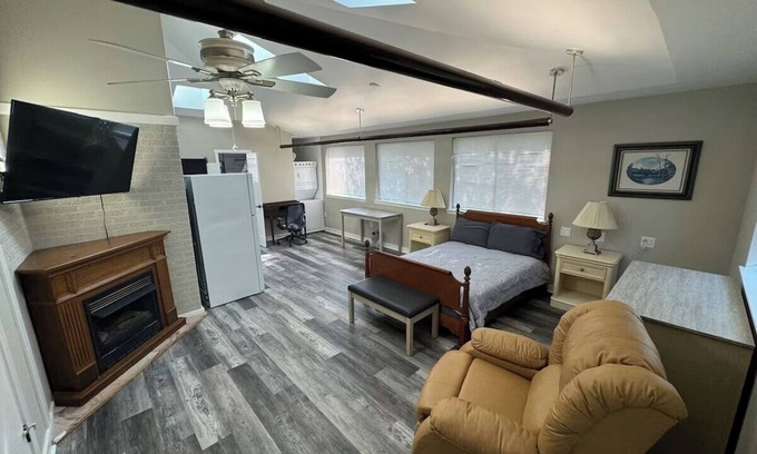 North Northwest Pensacola Apartment | Private Studio Pet Friendly A/C + Wi-fi