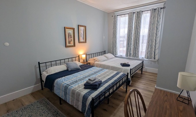 Robinson Apartment | Private Studio Room with Queen Bed