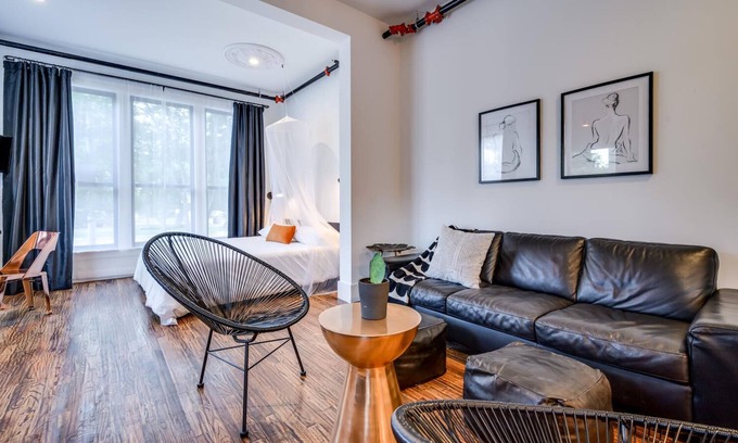 West End House | Private Suite in Historic Austin B&B: Sleeps 4!