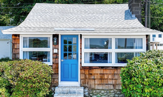Waterford Cottage | Private Two-Bedroom Cottage