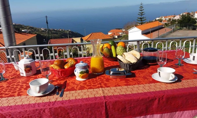Calheta Apartment | PROMOTION Apartment in house with TERRACE and SEA VIEW.