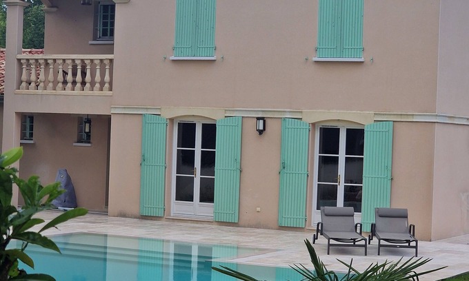 Riberac House | Provencal house with swimming pool in magnificent wooded park in the heart of Périgord