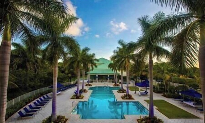 Doral Resort | Provident Doral | Pool | Lux Resort | Concierge | Spa