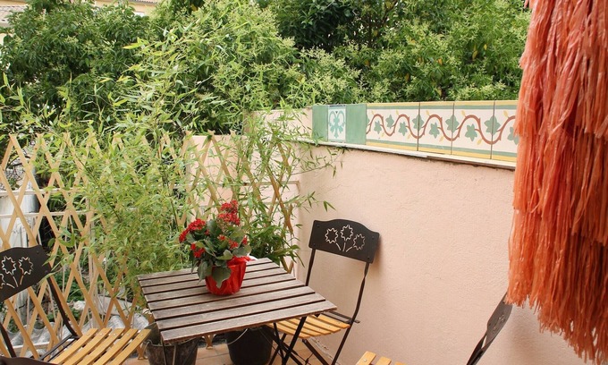 Hyeres City Centre Apartment | PT'IT STUDIO SYMPA WITH TERRACE. DO YOU Tempt?