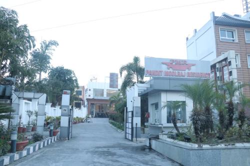 Una Hotel | Pt Moolraj Residency