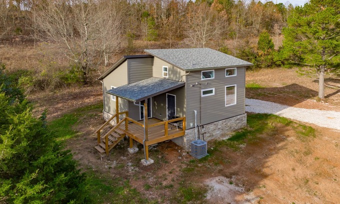 Sand Gap Cabin | Puddin's Pad access to miles of ATV trails, and 20 miles from Buffalo River.