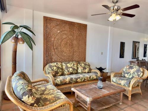 Playas de Rosarito Apartment | Puerto Nuevo Villa Olas 2BR 2BA with pool