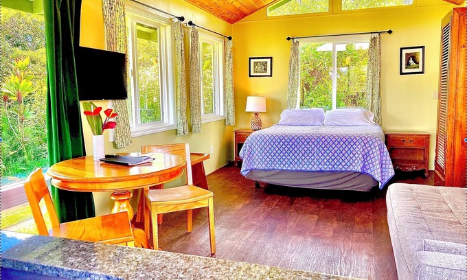 Pahoa Apartment | Puna Rainforest Hot Spring Retreat - Green Bamboo Cottage