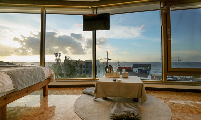 Downtown House | Pure Stay Ocean