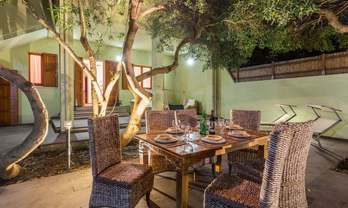 Putzu Idu Villa | Putzu Idu 10 meters from the beach with 4 rooms and garden for 10 people. Wifi