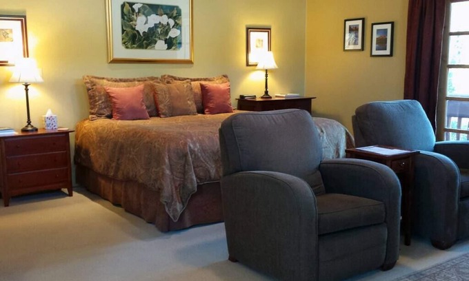 West Sedona House | Pyramid Rock View Suite by the Creek