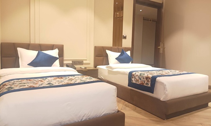 Janakpuri Hotel | Qotel Signature Coleman Janakpuri