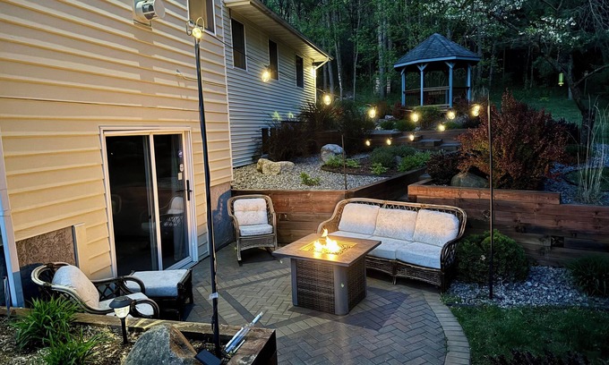 River Falls Apartment | Quaint and Close to Town