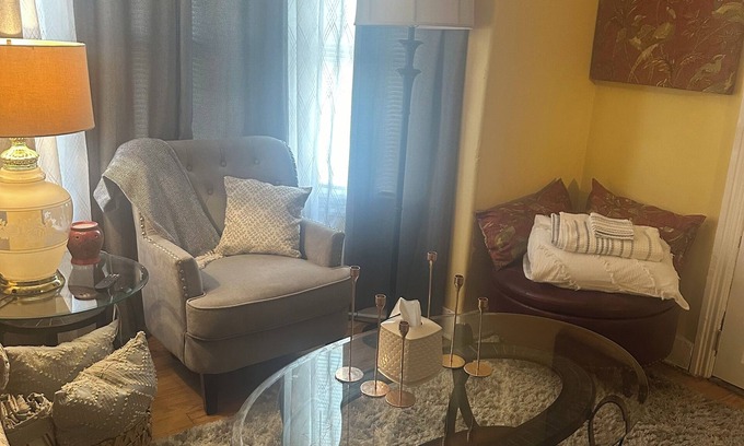 Mount Pleasant Apartment | Quaint & Charming 2 BR 1st Fl APT in Mount Pleasant near Federal Hill! Pets OK!
